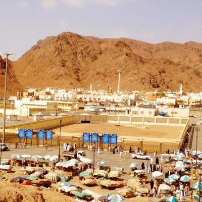 Uhud Mountain & Martyrs’ Graveyard , The battlefield of the Battle of Uhud, where Hamza (RA) and other companions are buried. A place of sacrifice, courage, and faith.